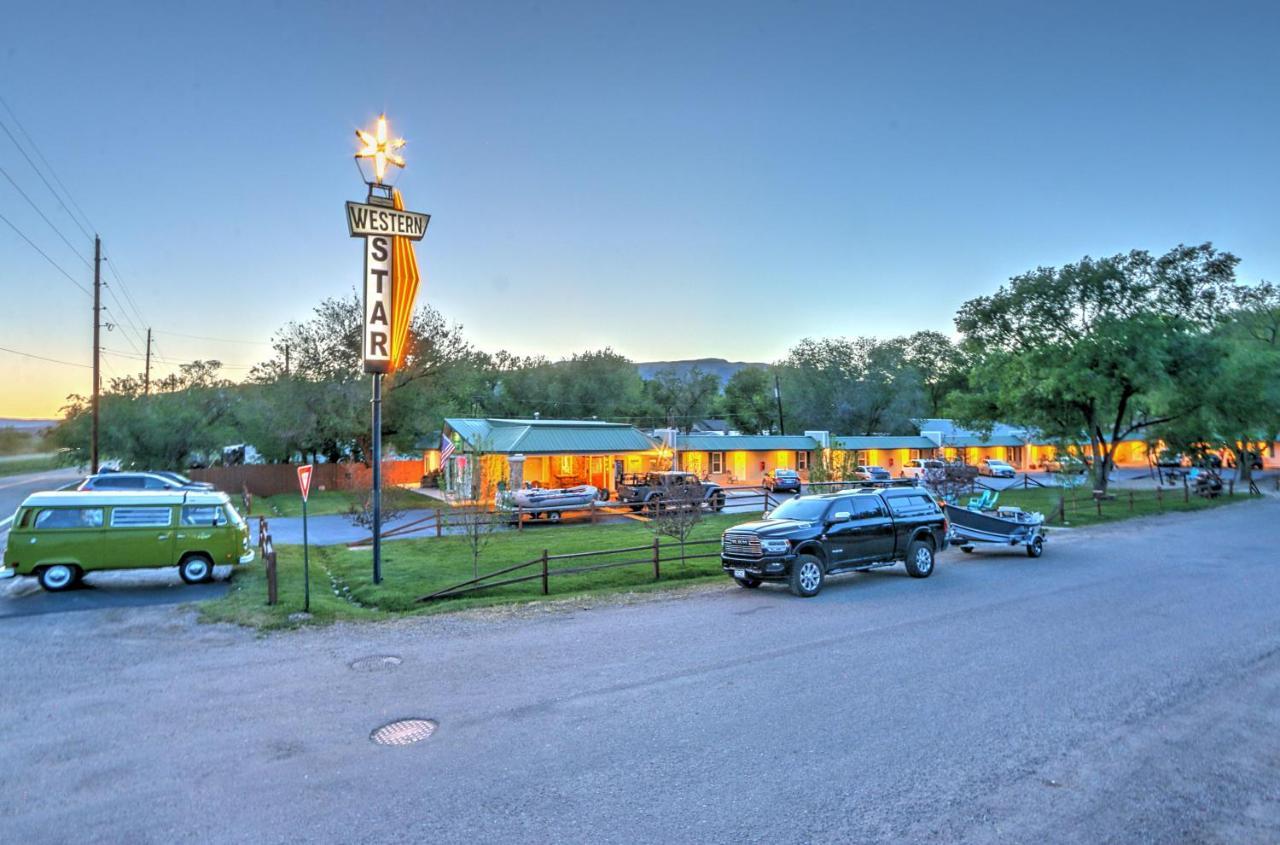 Western Star Inn Rifle Eksteriør bilde